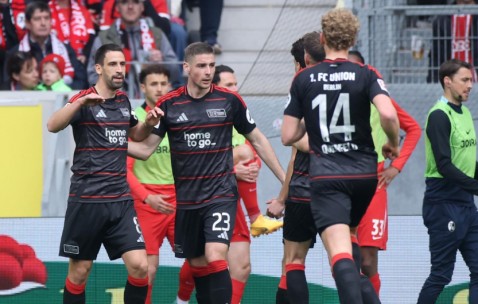 尊龙凯时-多特蒙德客场挺进下一轮，球队士气高涨(多特蒙德最近比赛结果)